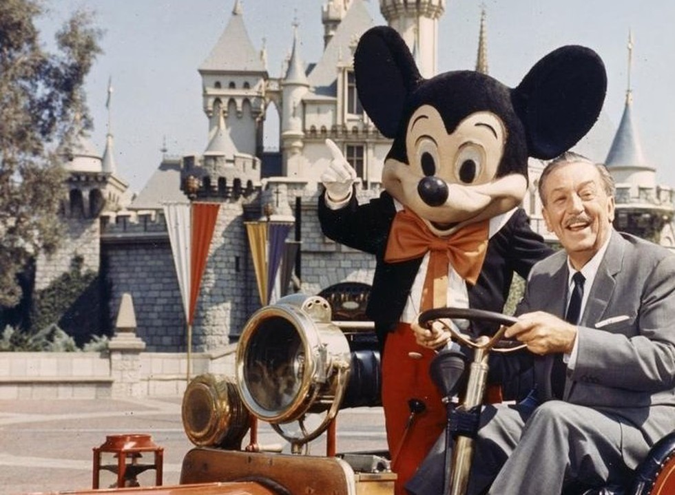 Maynard Disney Γουόλτ Ντίσνεϊ: Η σκοτεινή προσωπικότητα πίσω από τον αγαπημένο Μίκυ ...